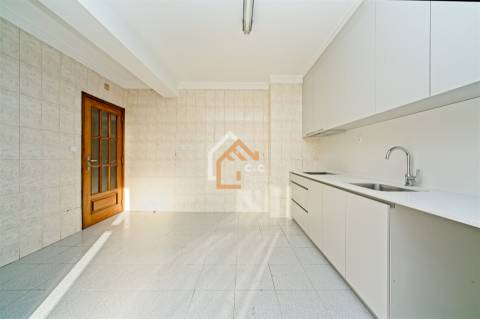 Apartamento T3 Venda em Nogueira, Fraião e Lamaçães,Braga