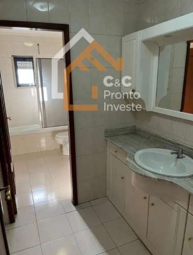 Apartamento T3 Venda em Nogueira, Fraião e Lamaçães,Braga