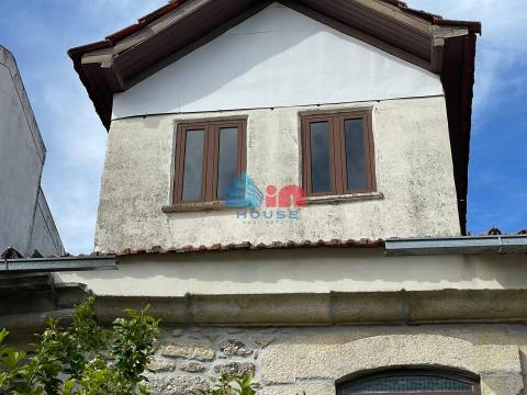 Moradia para Restaurar T5 Venda em Tavares (Chãs, Várzea e Travanca),Mangualde