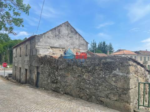 Moradia para Restaurar T3 Venda em Santiago de Cassurrães e Póvoa de Cervães,Mangualde