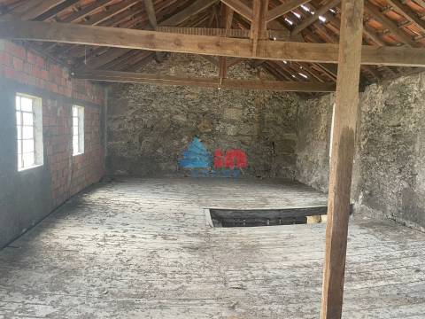 Moradia para Restaurar T3 Venda em Santiago de Cassurrães e Póvoa de Cervães,Mangualde