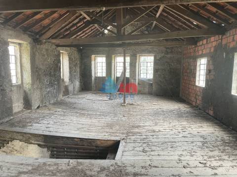 Moradia para Restaurar T3 Venda em Santiago de Cassurrães e Póvoa de Cervães,Mangualde