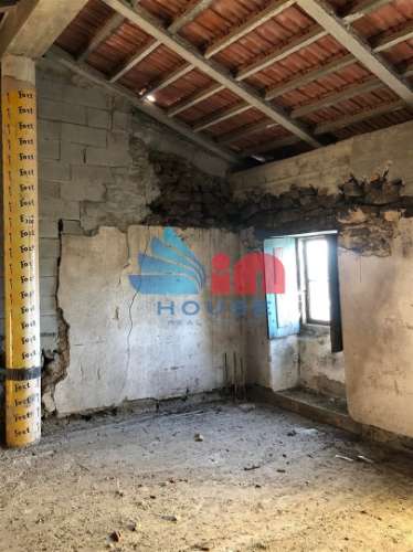 Moradia para Restaurar  Venda em Santiago de Cassurrães e Póvoa de Cervães,Mangualde