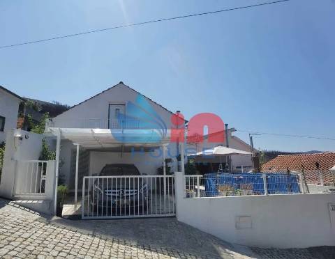 Moradia T3+1 Venda em Vale de Amoreira,Manteigas