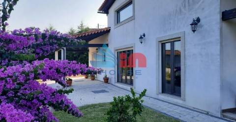 Moradia T4 Venda em Currelos, Papízios e Sobral,Carregal do Sal