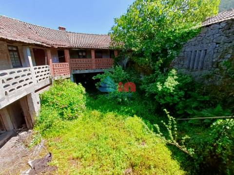 Moradia para Restaurar T4 Venda em São João do Monte e Mosteirinho,Tondela