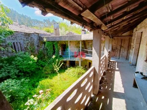 Moradia para Restaurar T4 Venda em São João do Monte e Mosteirinho,Tondela