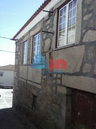 Moradia para Restaurar T6 Venda em Fornos de Algodres,Fornos de Algodres