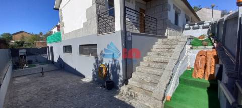 Moradia Geminada T2 Venda em Santa Comba Dão e Couto do Mosteiro,Santa Comba Dão
