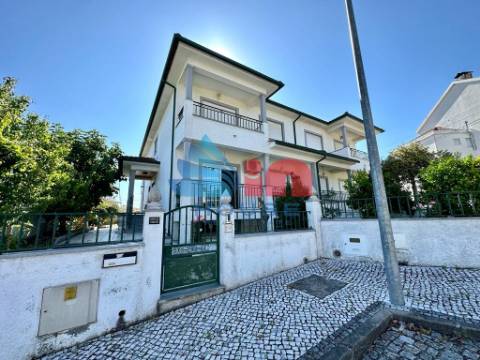Moradia Geminada T4 Venda em Ranhados,Viseu
