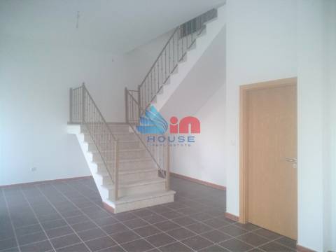 Moradia T4 Venda em Mangualde, Mesquitela e Cunha Alta,Mangualde