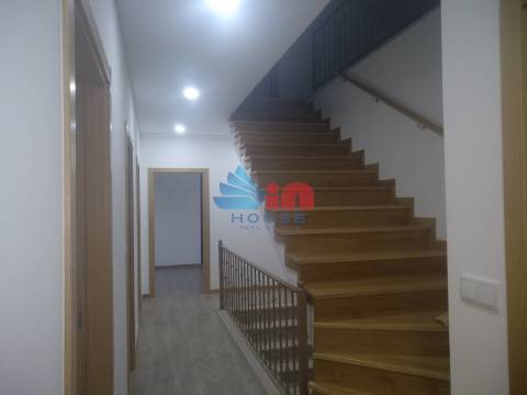 Moradia T4 Venda em Mangualde, Mesquitela e Cunha Alta,Mangualde