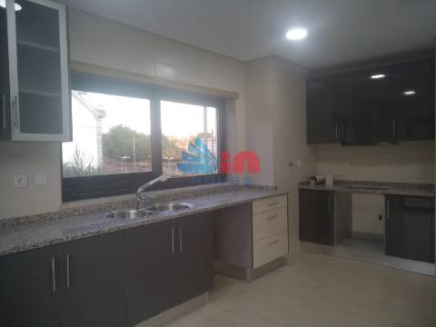 Moradia T4 Venda em Mangualde, Mesquitela e Cunha Alta,Mangualde