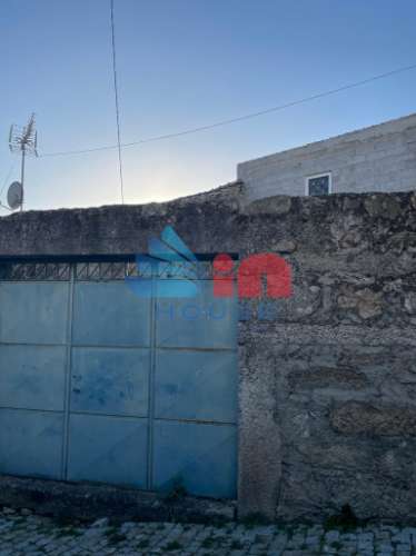 Moradia para Restaurar  Venda em Santiago de Cassurrães e Póvoa de Cervães,Mangualde