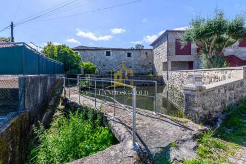 Moradias para Restaurar T5+1, Póvoa de Lanhoso