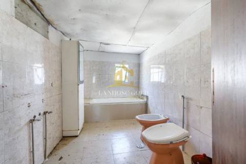 Moradias para Restaurar T5+1, Póvoa de Lanhoso