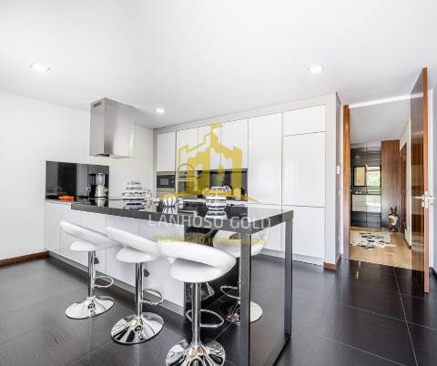 Moradia T4 Venda em Fonte Arcada e Oliveira,Póvoa de Lanhoso