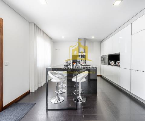 Moradia T4 Venda em Fonte Arcada e Oliveira,Póvoa de Lanhoso