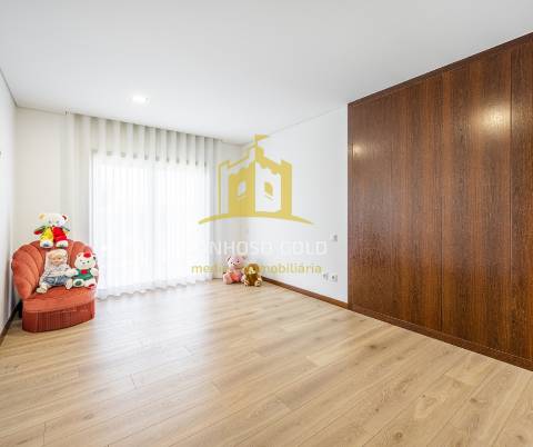 Moradia T4 Venda em Fonte Arcada e Oliveira,Póvoa de Lanhoso