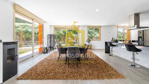 Moradia T4 Venda em Fonte Arcada e Oliveira,Póvoa de Lanhoso