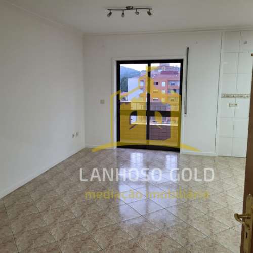 Apartamento T3 Venda em Póvoa de Lanhoso (Nossa Senhora do Amparo),Póvoa de Lanhoso