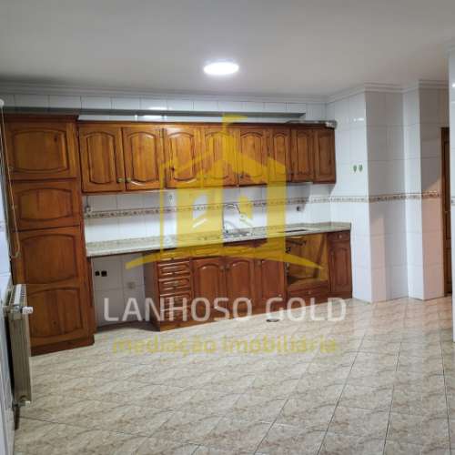 Apartamento T3 Venda em Póvoa de Lanhoso (Nossa Senhora do Amparo),Póvoa de Lanhoso