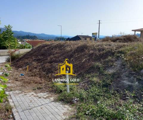 Lote de Terreno  Venda em Campos e Louredo,Póvoa de Lanhoso