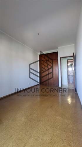 Apartamento T2 Arrendamento em Loures,Loures