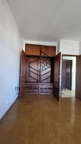 Apartamento T2 Arrendamento em Loures,Loures