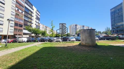 Apartamento T2 Arrendamento em Loures,Loures