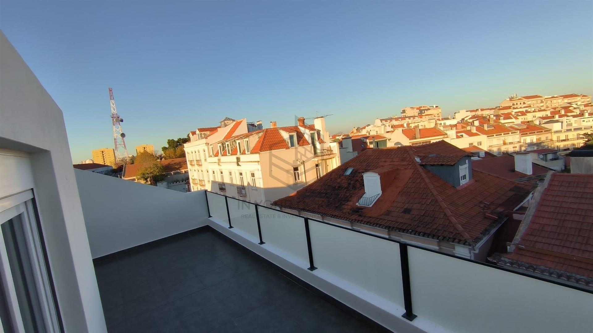 Apartamento T4 DUPLEX Venda em São Vicente,Lisboa