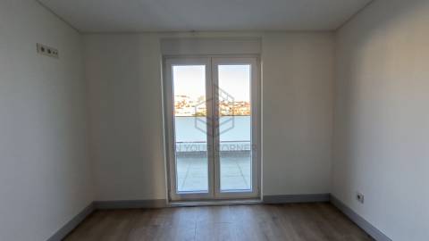 Apartamento T4 DUPLEX Venda em São Vicente,Lisboa