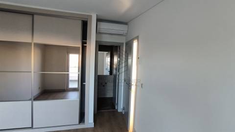 Apartamento T4 DUPLEX Venda em São Vicente,Lisboa