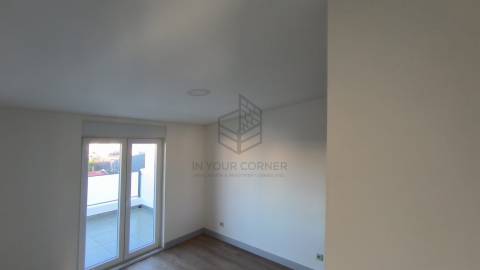 Apartamento T4 DUPLEX Venda em São Vicente,Lisboa