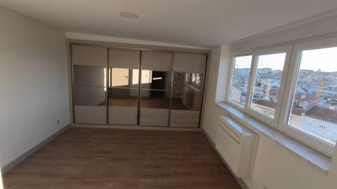 Apartamento T4 DUPLEX Venda em São Vicente,Lisboa