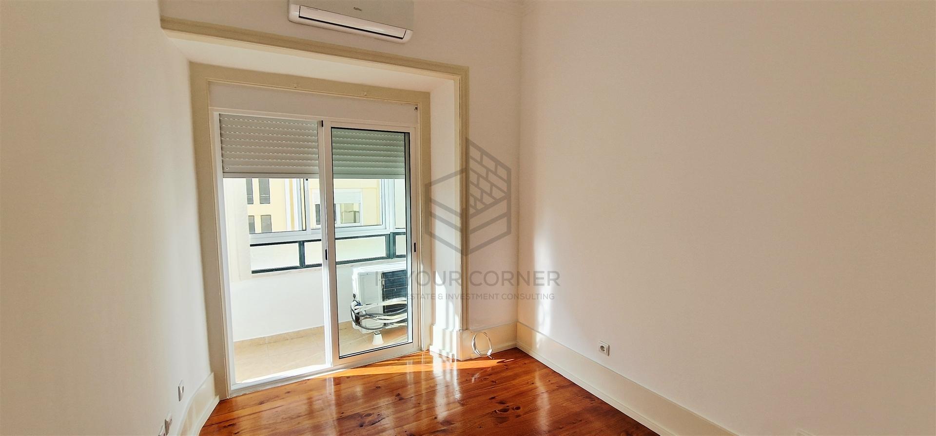 Apartamento T2 Arrendamento em São Vicente,Lisboa