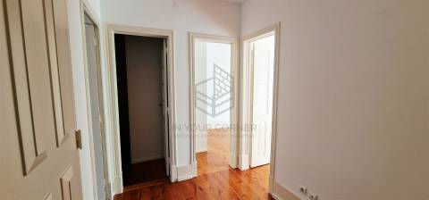 Apartamento T2 Arrendamento em São Vicente,Lisboa