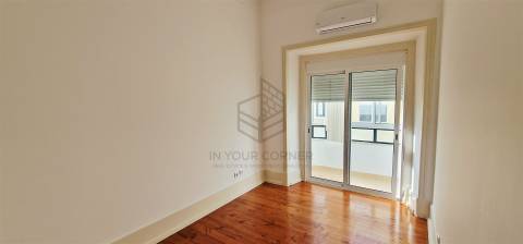 Apartamento T2 Arrendamento em São Vicente,Lisboa
