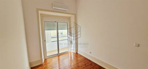 Apartamento T2 Arrendamento em São Vicente,Lisboa