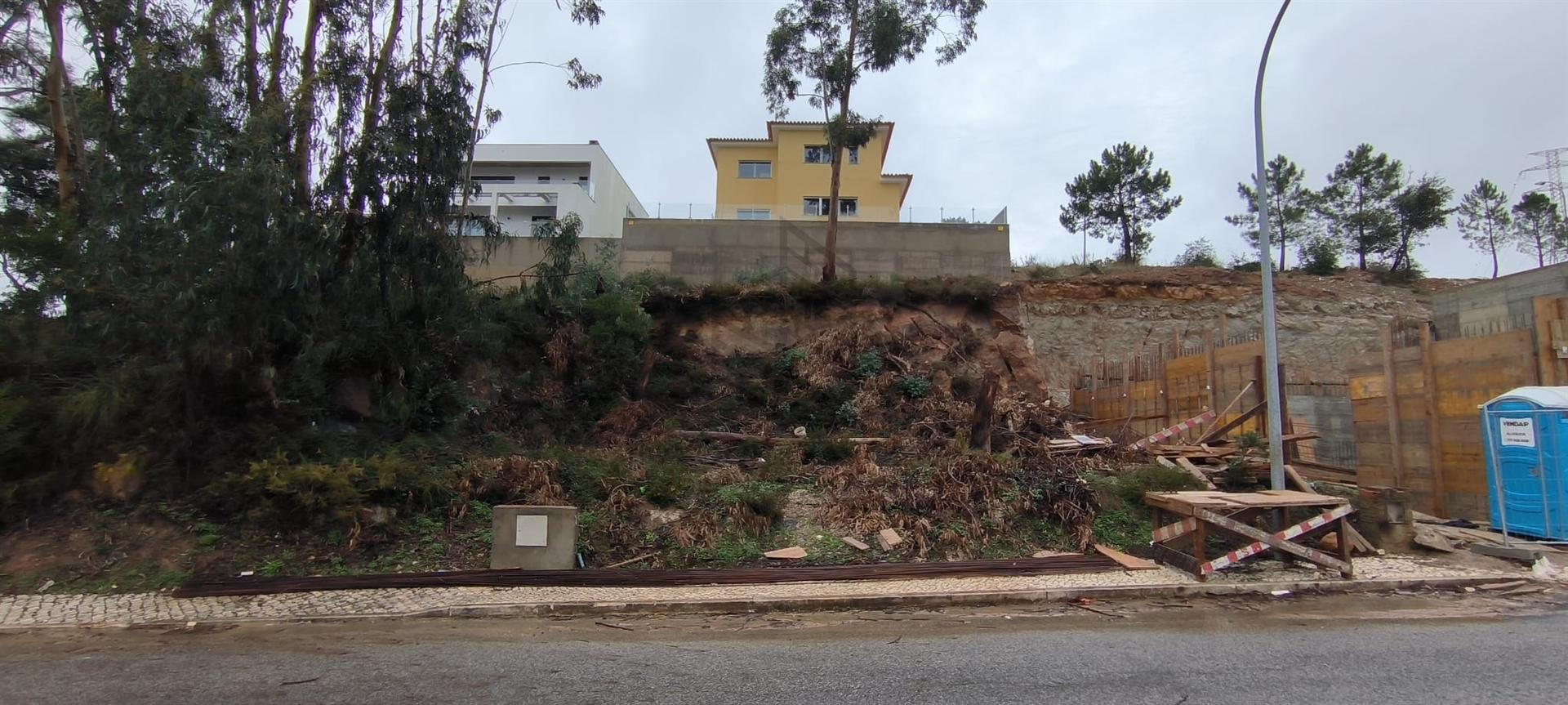 Lote de Terreno  Venda em Almargem do Bispo, Pêro Pinheiro e Montelavar,Sintra