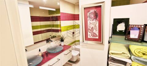 Moradia T5 Venda em Ramada e Caneças,Odivelas