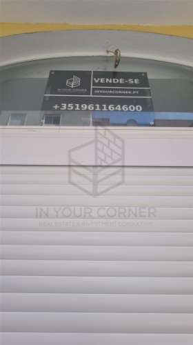 T2 em Conversão com Logradouro e Garagem Privativa – Oportunidade na Amadora