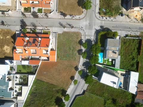 Terreno para construção com projeto aprovado _ Urbanização dos Mélias, Santa Joana
