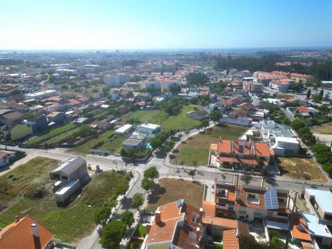Terreno para construção com projeto aprovado _ Urbanização dos Mélias, Santa Joana