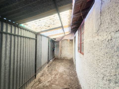 Moradia para Restaurar  Venda em Oliveirinha,Aveiro