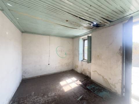 Moradia para Restaurar  Venda em Oliveirinha,Aveiro