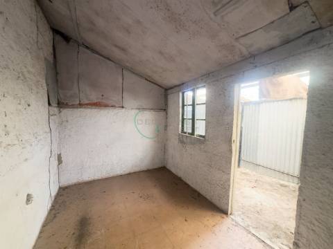 Moradia para Restaurar  Venda em Oliveirinha,Aveiro