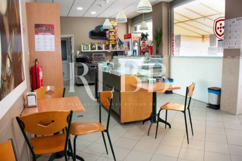 Loja  Venda em Baixa da Banheira e Vale da Amoreira,Moita