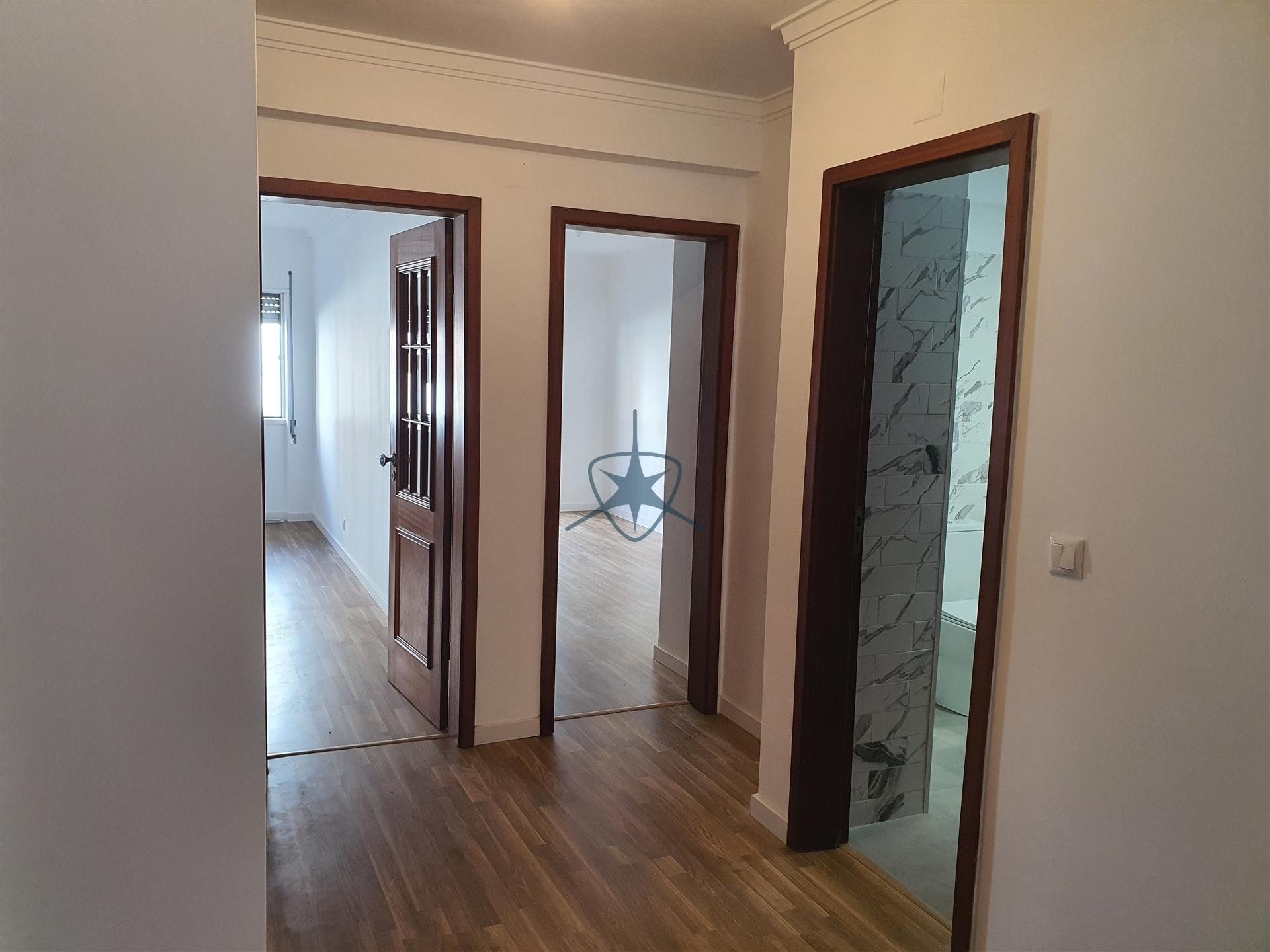 Apartamento T2, R/C, Remodelado - Saldanha, Montijo