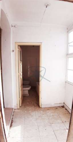 Prédio Misto para Investimento na Avenida dos Pescadores - Montijo